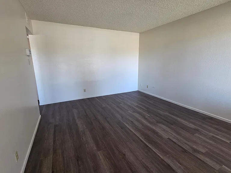 5909 Ming Ave #7-12 — Photo 7