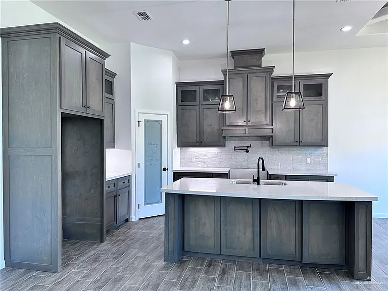 1100 Azalea St — Photo 12