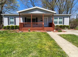 315 E Cyrus St, Farmersburg, IN