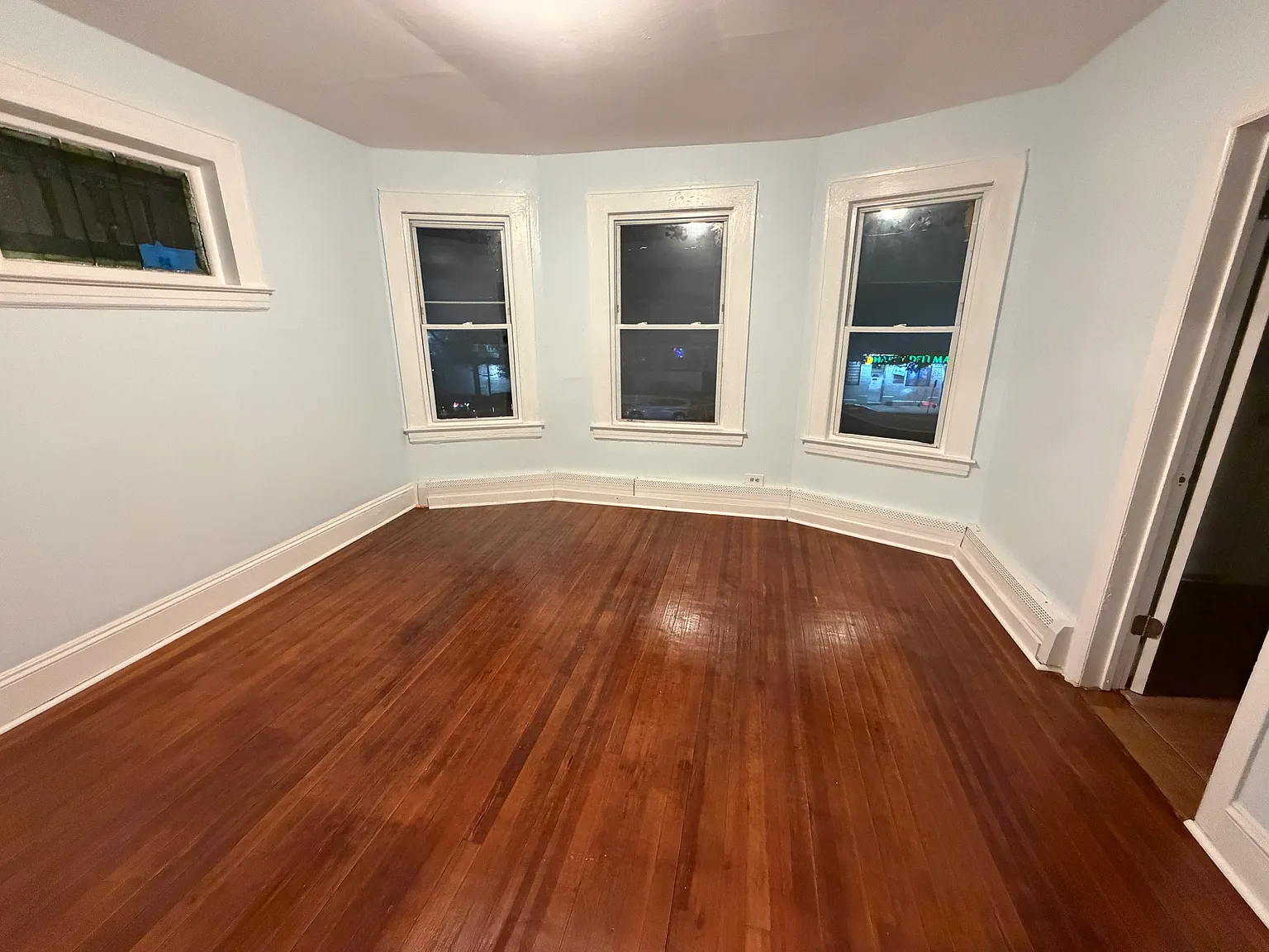 3 bed, 1400 sqft, $2,500 — Photo 3