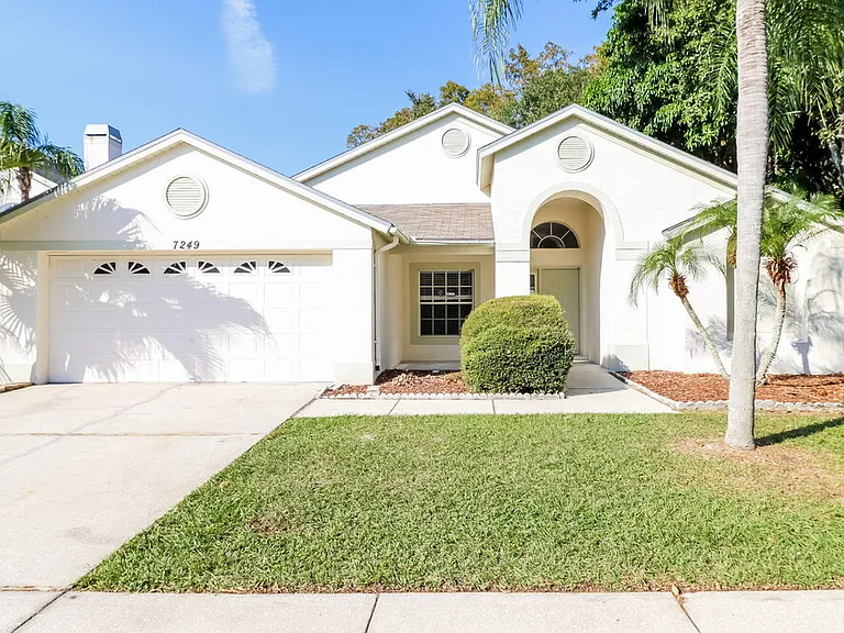 7249 Captiva Cir — Photo 1
