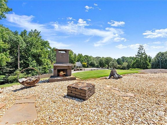 5th image of 3173 Alenes Dr #3