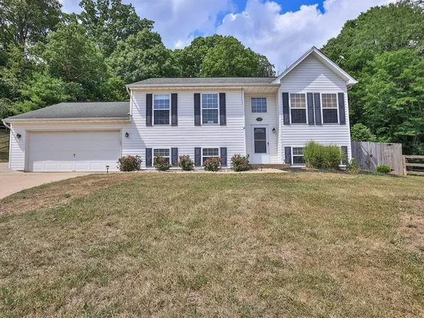 8 N Bellewood Ct, Alexandria, KY 41001