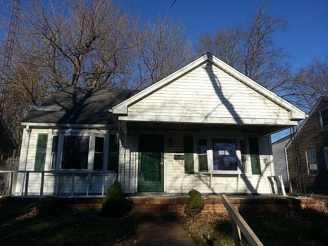 1st image of 1045 E Meadow Ln