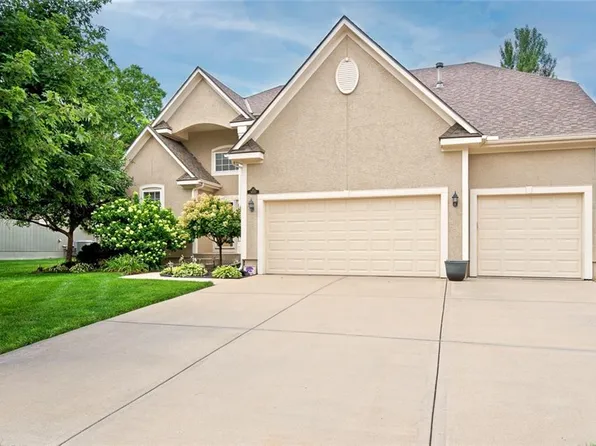 14770 S Glen Eyrie St, Olathe, KS 66061