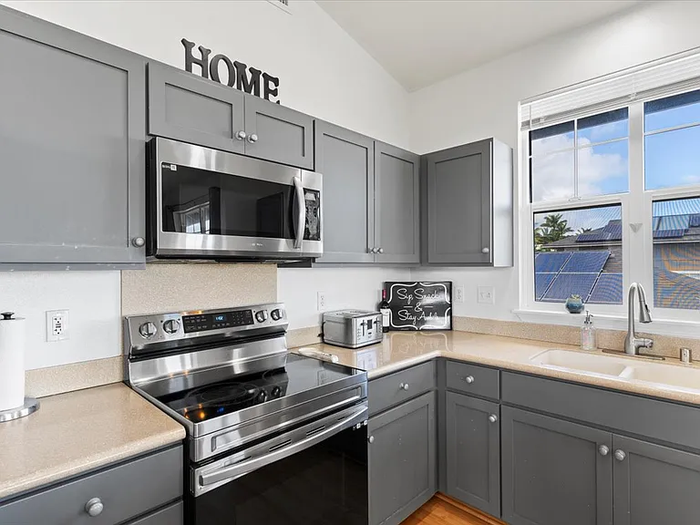 650 Komo Ohia St — Photo 9