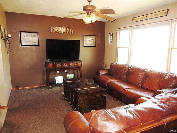 3rd image of 558 N Brushey Grove Ave