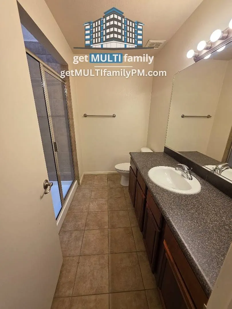 2 bed, 2.0 bath, 1376 sqft, $1,595 — Photo 4