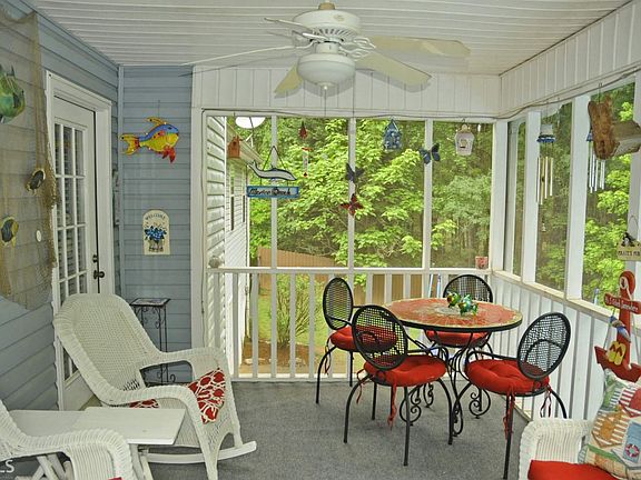 4th image of 6828 Kelly Dr