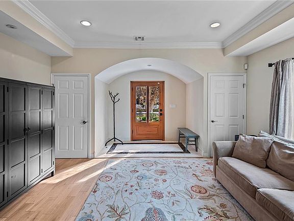 4th image of 12255 Cantura St