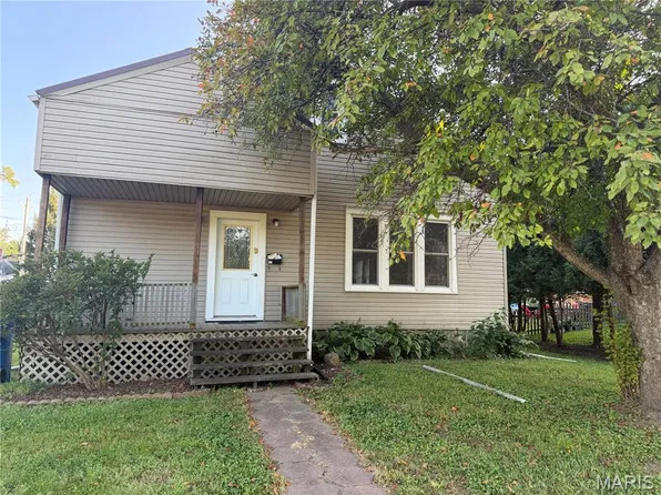 611 Clark St, Canton, MO 63435