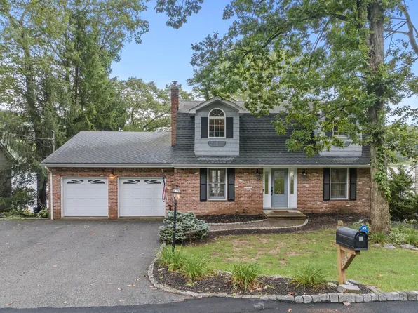 335 High Crest Dr, West Milford, NJ 07480