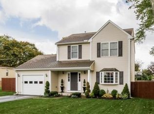 16 Hart Ave, Warwick, RI 02889