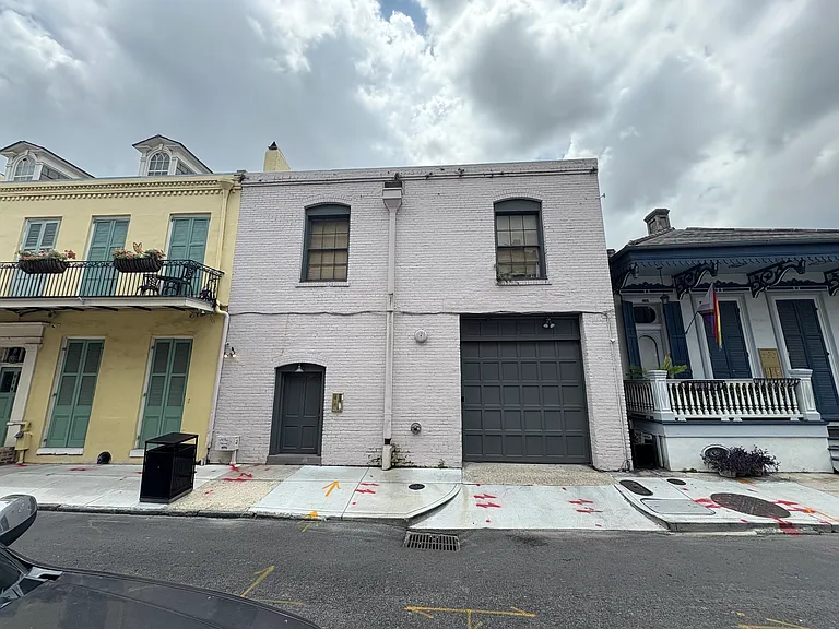 916 Dumaine St #4 — Photo 1