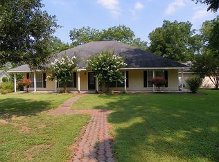 1602 Half Moon Dr, Wharton, TX 77488