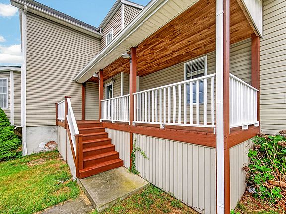 4th image of 204 Lagrange St