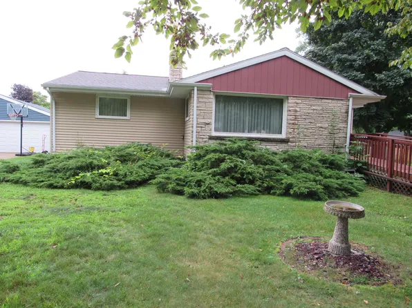 3508 16th St, Menominee, MI 49858