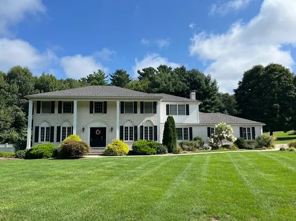 43 Whichita Rd, Medfield, MA 02052