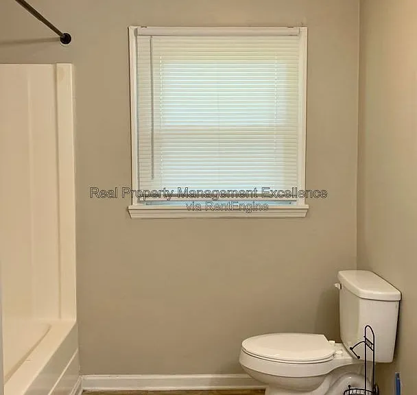 410 Lamont St — Photo 12