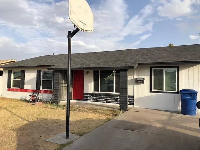1449 W 7th Dr — Photo 3