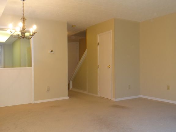 5th image of 88 Lancelot Ln