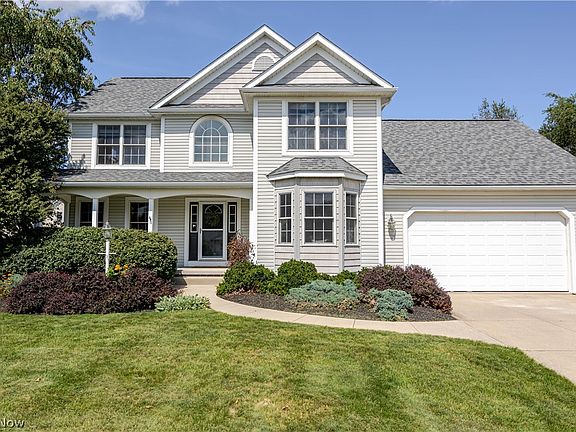 2nd image of 983 Nathan Dr