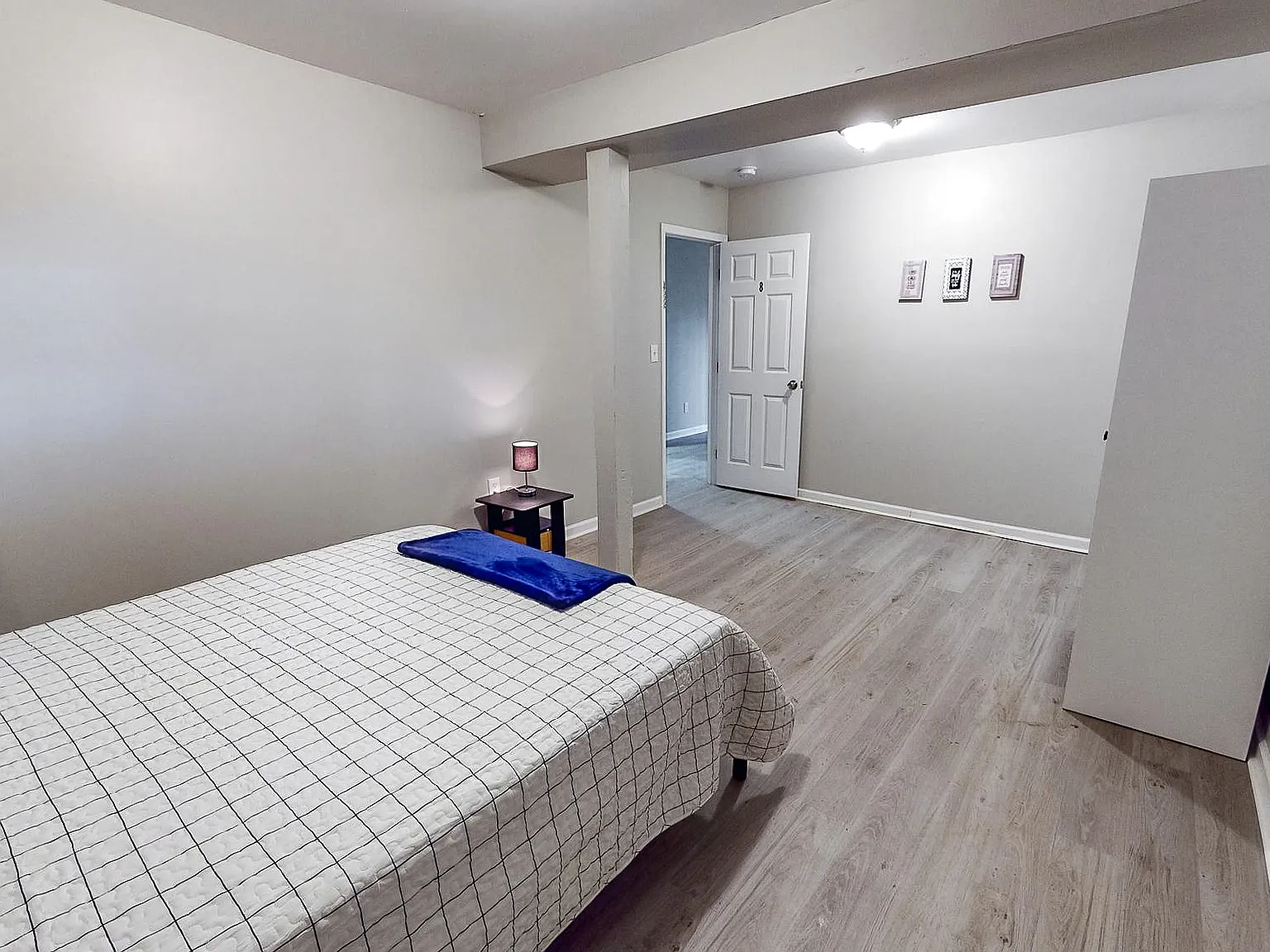 4 bed, 3.0 bath, 3919 sqft, $706 — Photo 2