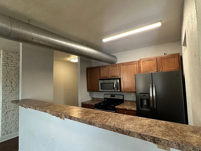 1021 East Carson Street — Photo 25