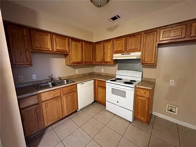 3508 Pakenham Dr — Photo 8