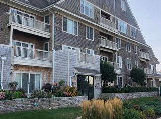 4 Gaslight Dr #103, Racine, WI 53403