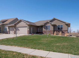 500 Taylor Dr, Tea, SD 57064