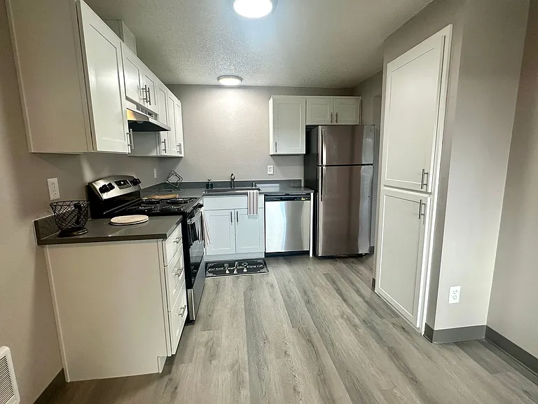 Forest Park Apartments — Photo 43