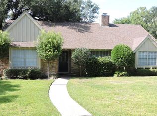 1600 Lark St, Alvin, TX 77511