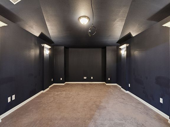 5th image of 5032 Amande Ave