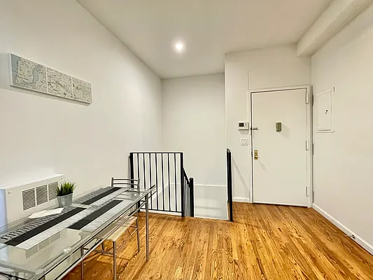 Rented by Avenues Real Estate | media 26