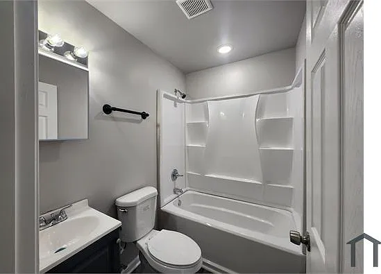 2 bed, 750 sqft, $1,250 — Photo 4