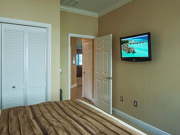 5th image of 1637 Victoria Cir