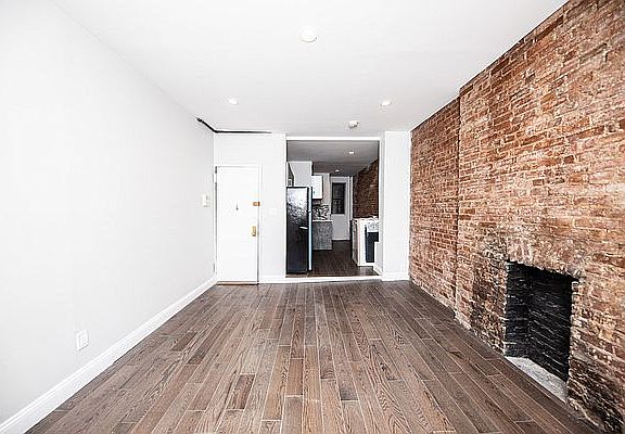 3rd image of 310 E 89th St #13N
