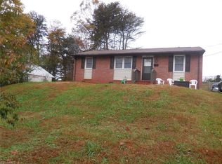 2716 Teresa Ave, Winston Salem, NC 27105