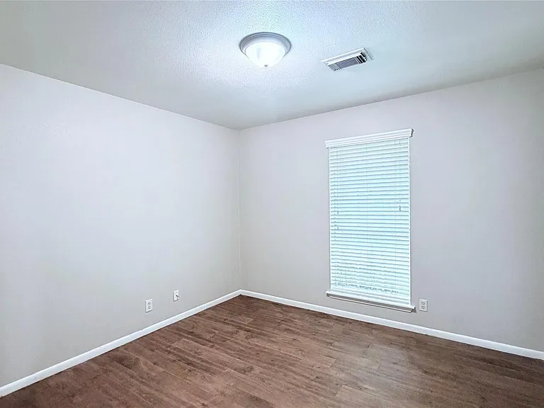 7003 Captain Dr — Photo 12