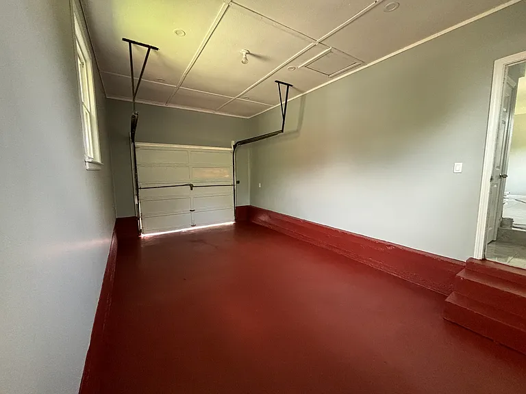 1911 Crimson Dr — Photo 10