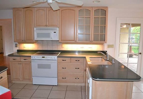 5th image of 1513 SE 20th Ct