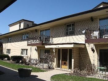 1st image of 1229 N Drury Ln
