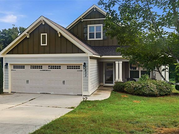 2nd image of 822 Winston Ct