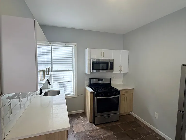 886 S 17th St #2 — Photo 2
