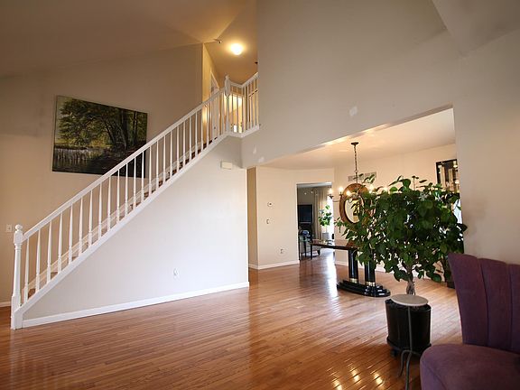 4th image of 23123 Brentwood Dr