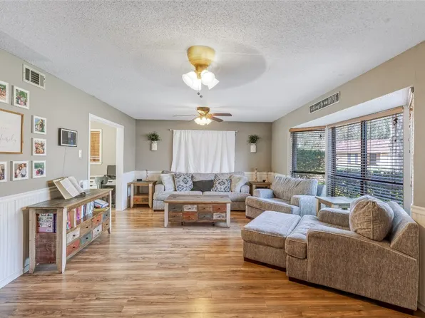 2820 Bois D Arc St, Commerce, TX 75428