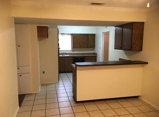 634 N Bowen Rd, Arlington, TX 76012