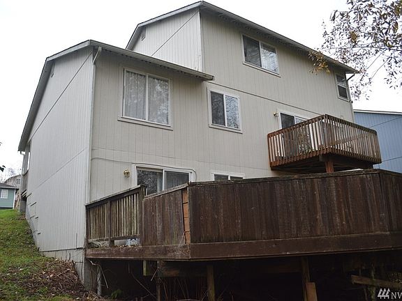 5th image of 3317 Lake Dr