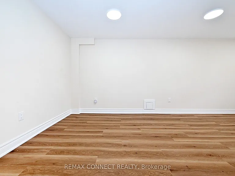 1788 Shelburne St — Photo 10